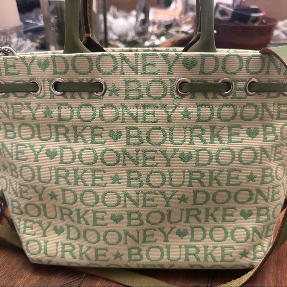 Dooney & Bourke Vintage Signature Heart & Stars Green and Cream Shoulder Bag - Picture 7 of 7